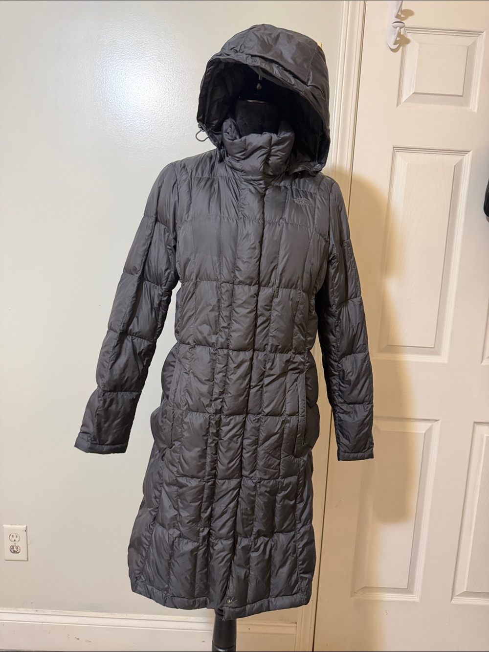The North Face Long Quilted Hooded Puffer Coat - Gray